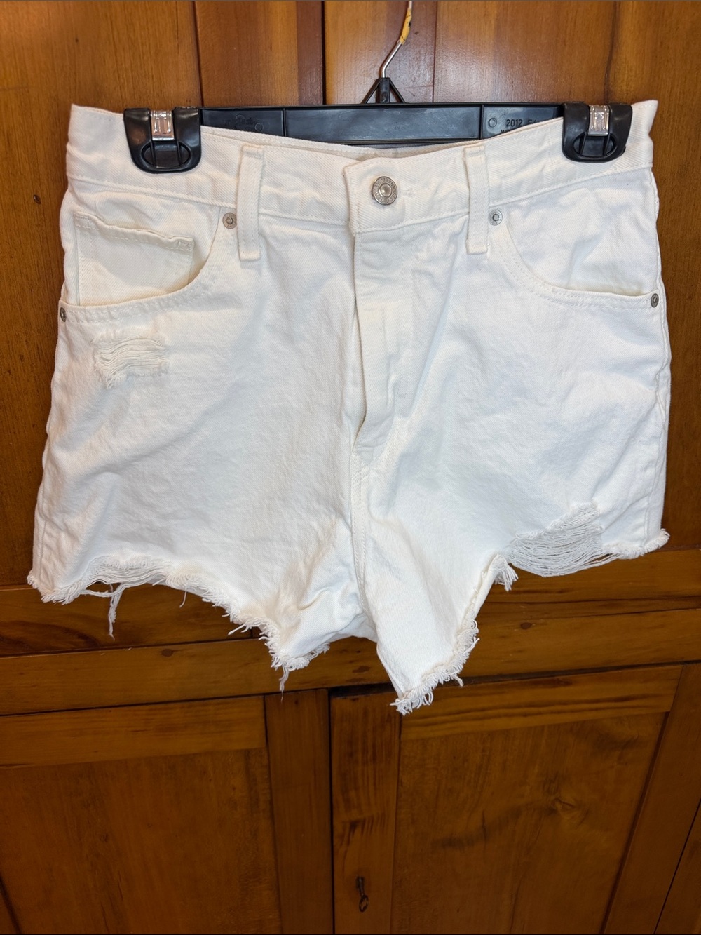 Levi Strauss White Distressed/Cut Off Women’s High Waisted Mom Denim Shorts, 29